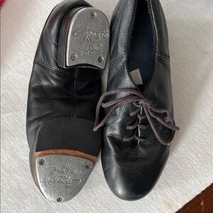Capezio Black Leather tap shoes